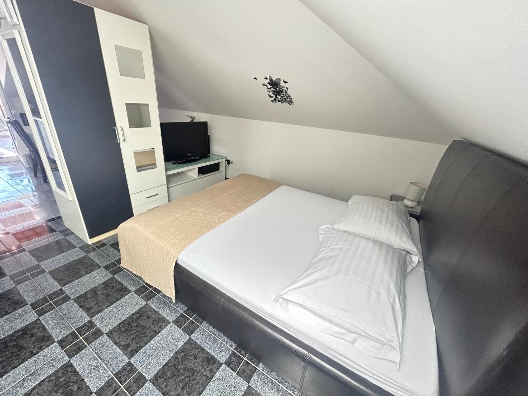 Apartments Sanda 2 Promajna Exterior photo